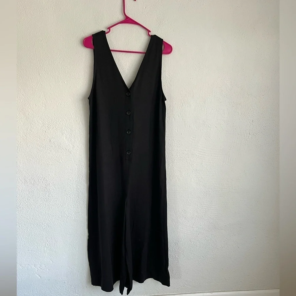 Grey Lab Woman Black Sleevless V- Neck Bottom Details Jumpsuit, Size Med…
